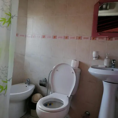 Hapa Te Lehte Bed & Breakfast Shkoder
